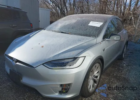 2016 Tesla Model X 60D/70D/75D/90D/P100D из США, поврежденный, VIN 5YJXCBE2XGF017668